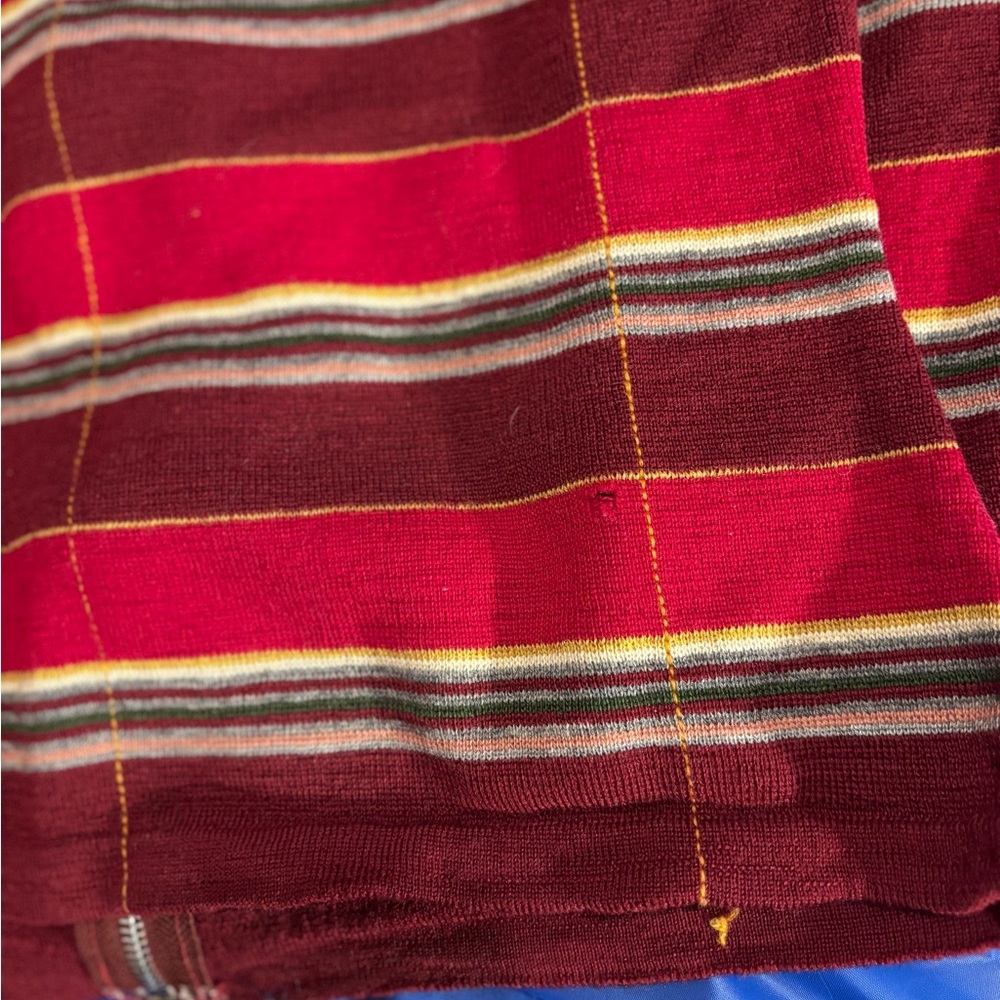 Free People Burgundy Wool Sweater Size Small See Last Photo for Small Hole - Picture 4 of 4